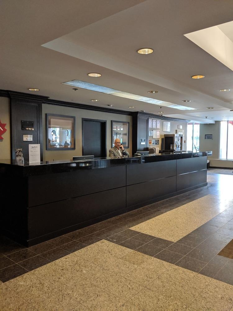 Radisson Downtown Hotel 4*