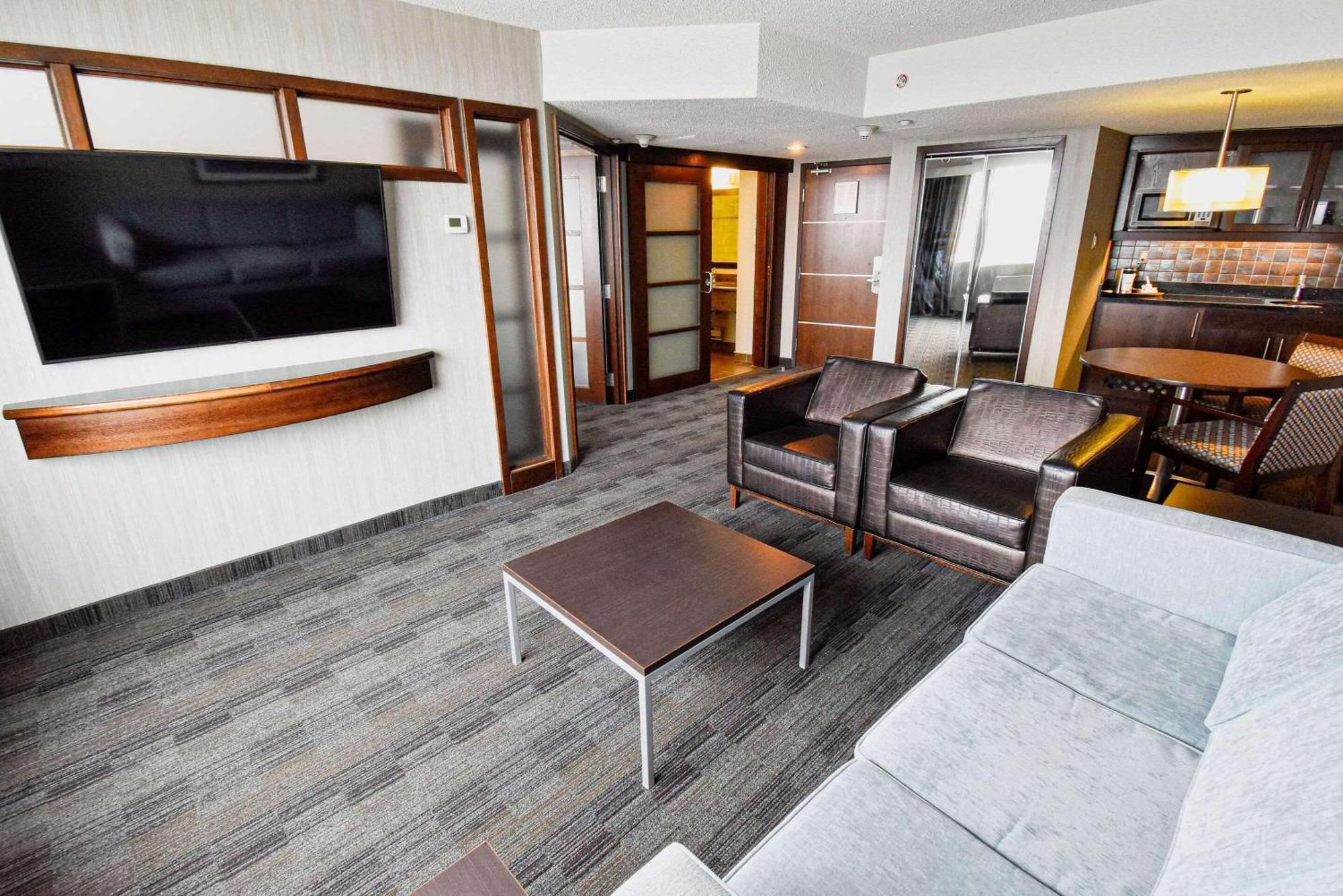 Radisson Downtown Hotel