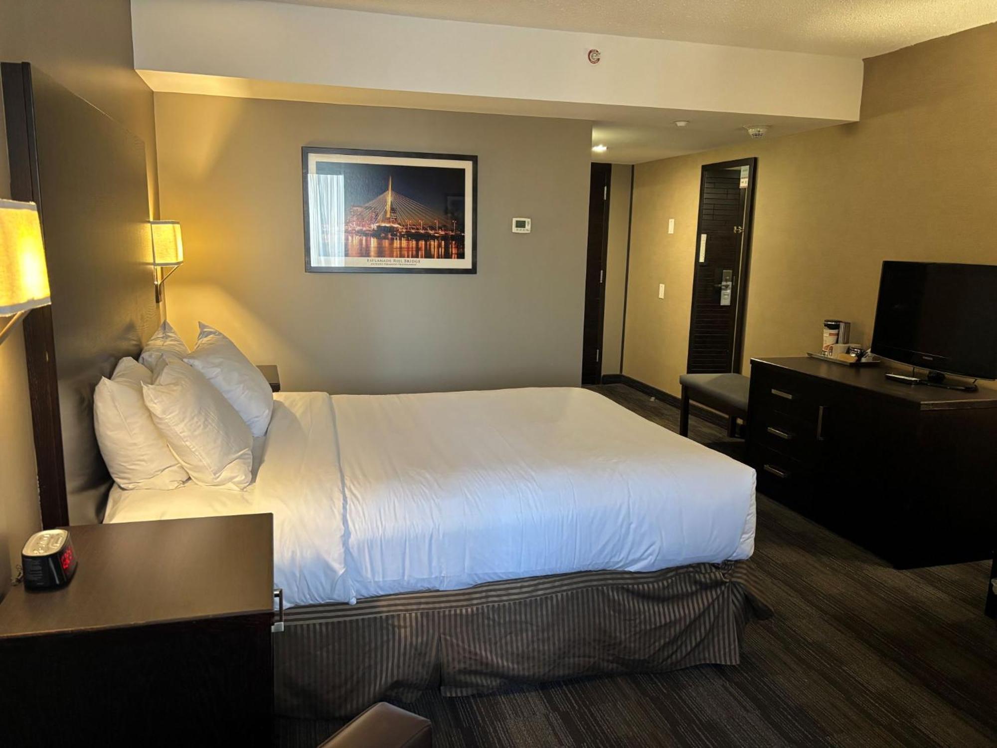 Radisson Downtown 4* Winnipeg