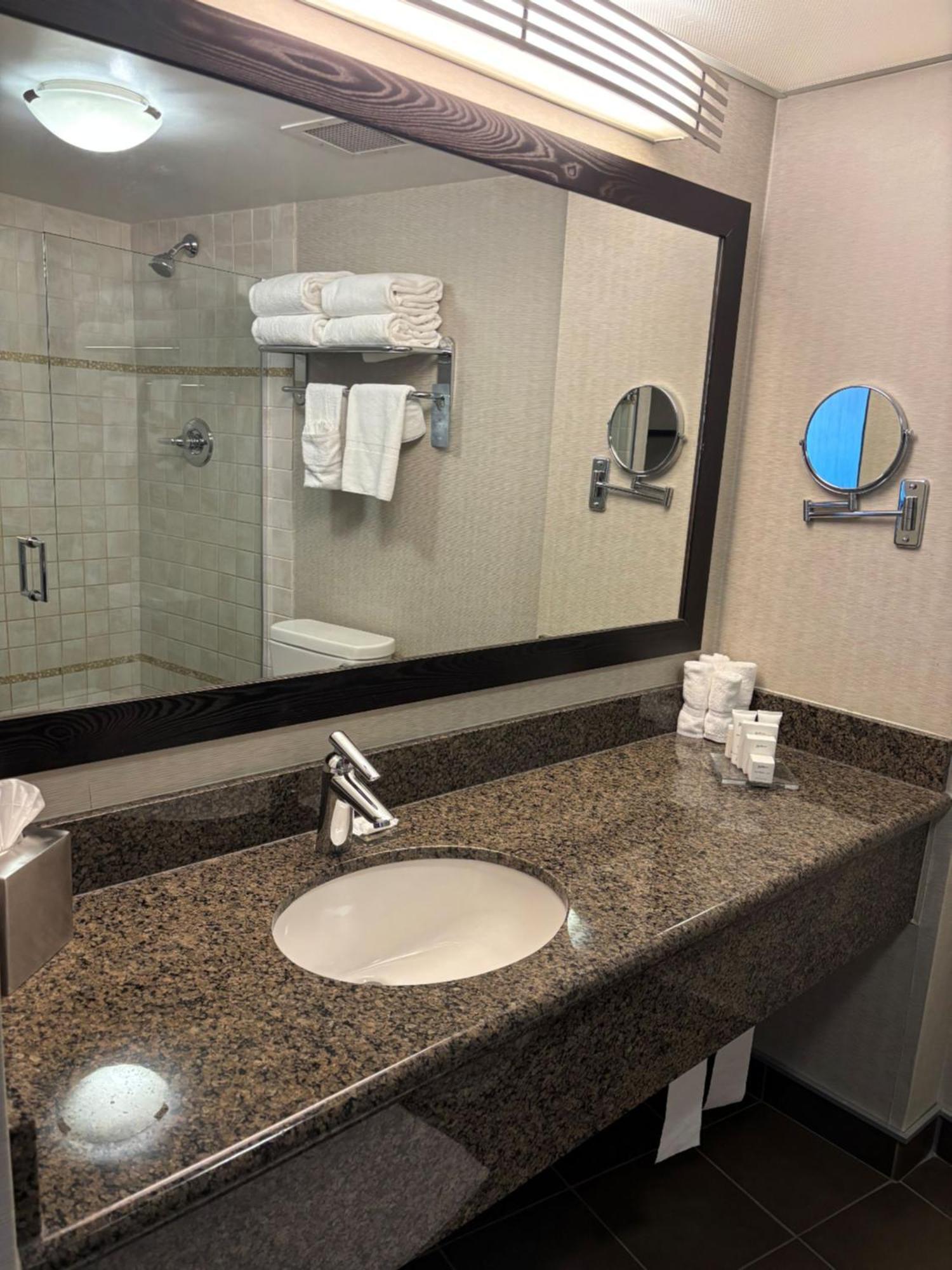 Radisson Downtown 4* Winnipeg