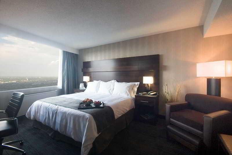 Radisson Downtown 4*