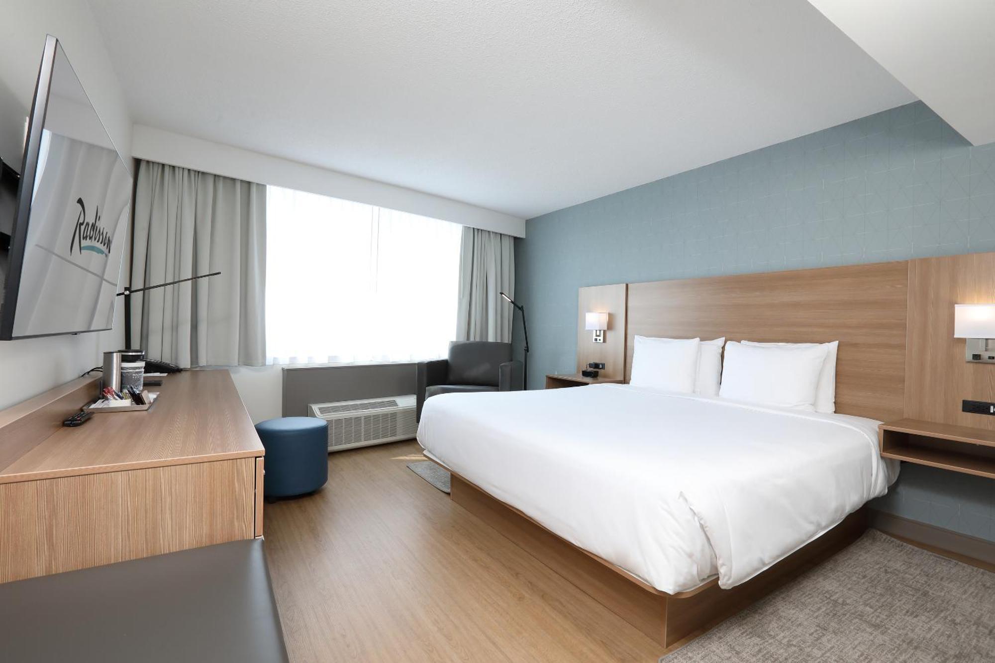 Radisson Downtown Hotel 4*
