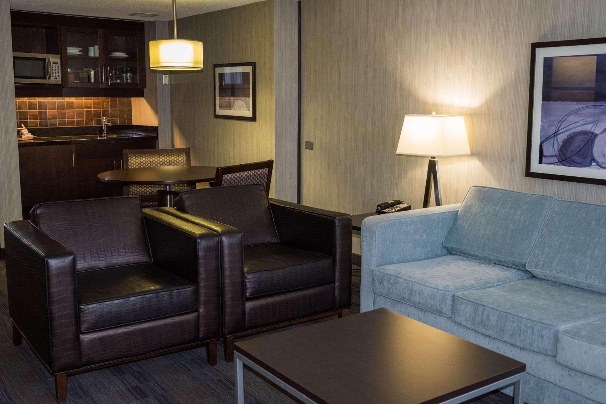 Radisson Downtown 4*