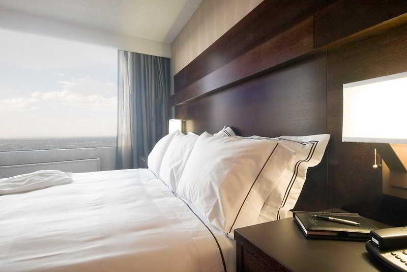 Radisson Downtown Hotel